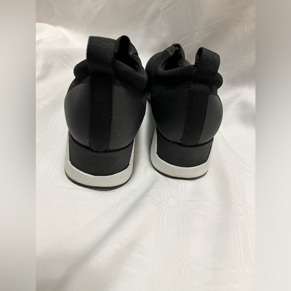 9.5 Alfani Walking Shoe - Picture 6 of 9